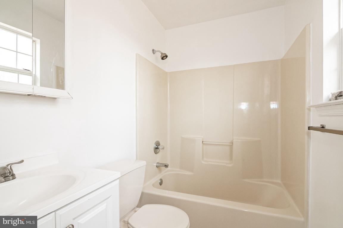 2017 Spring Grove Drive Accokeek, MD 20607 - Photo 15 of 35 MASTER BATH