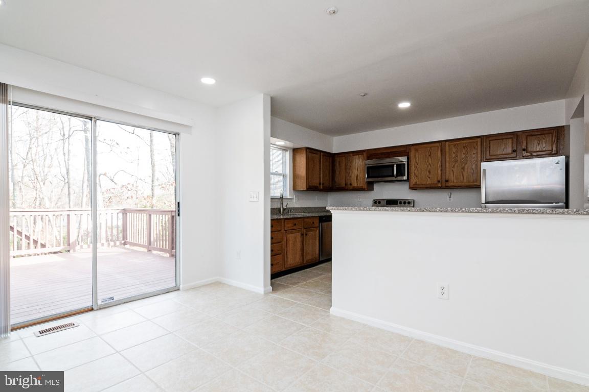 KITCHEN WITH DINING