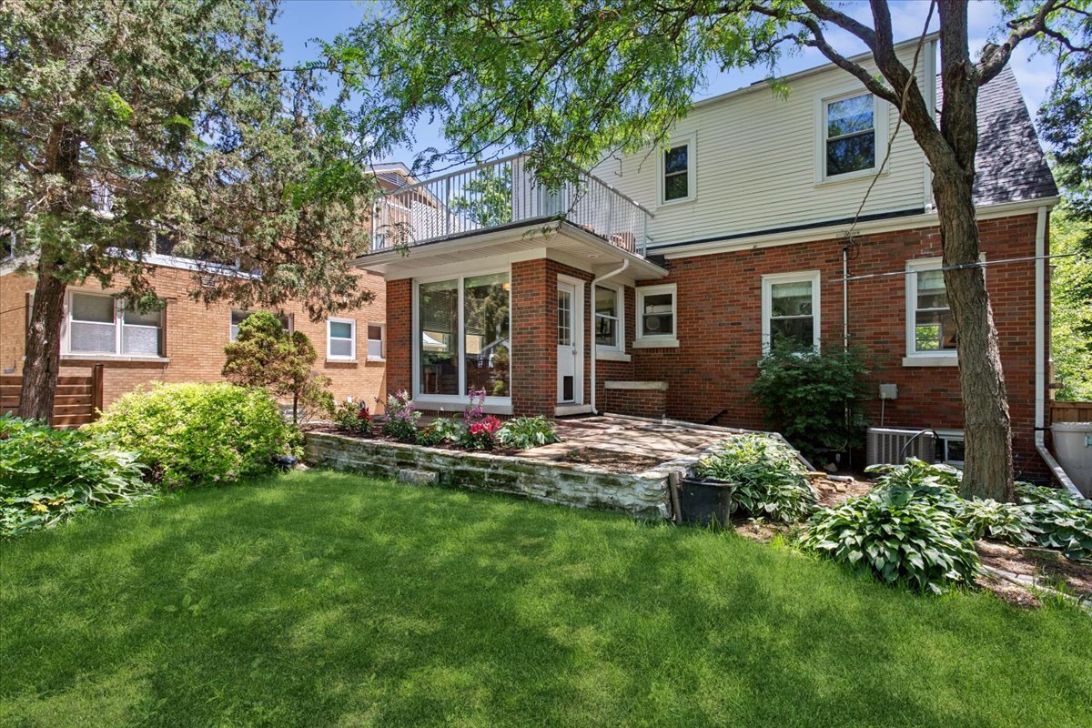 496 Longcommon Road Riverside, IL 60546 - Photo 18 of 24 Gallery Image 18
