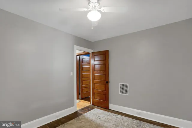 a bathroom with a toilet