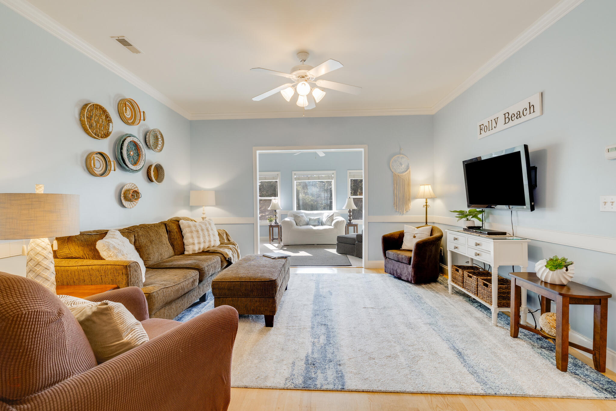 1984 Folly Road, Unit B108 Charleston, SC 29412 - Photo 16 of 51 I LOVE this Living Room Area!