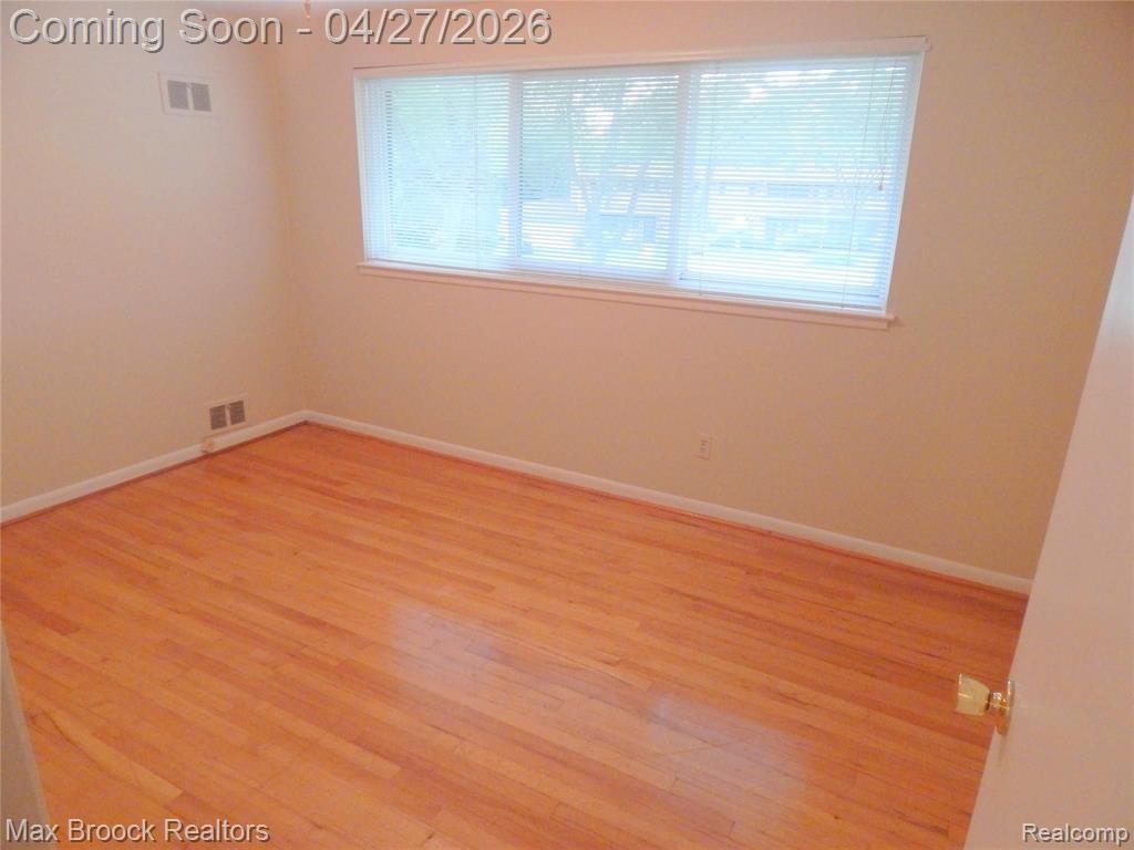 116 East Hickory Grove Road Bloomfield Hills, MI 48304 - Photo 9 of 16