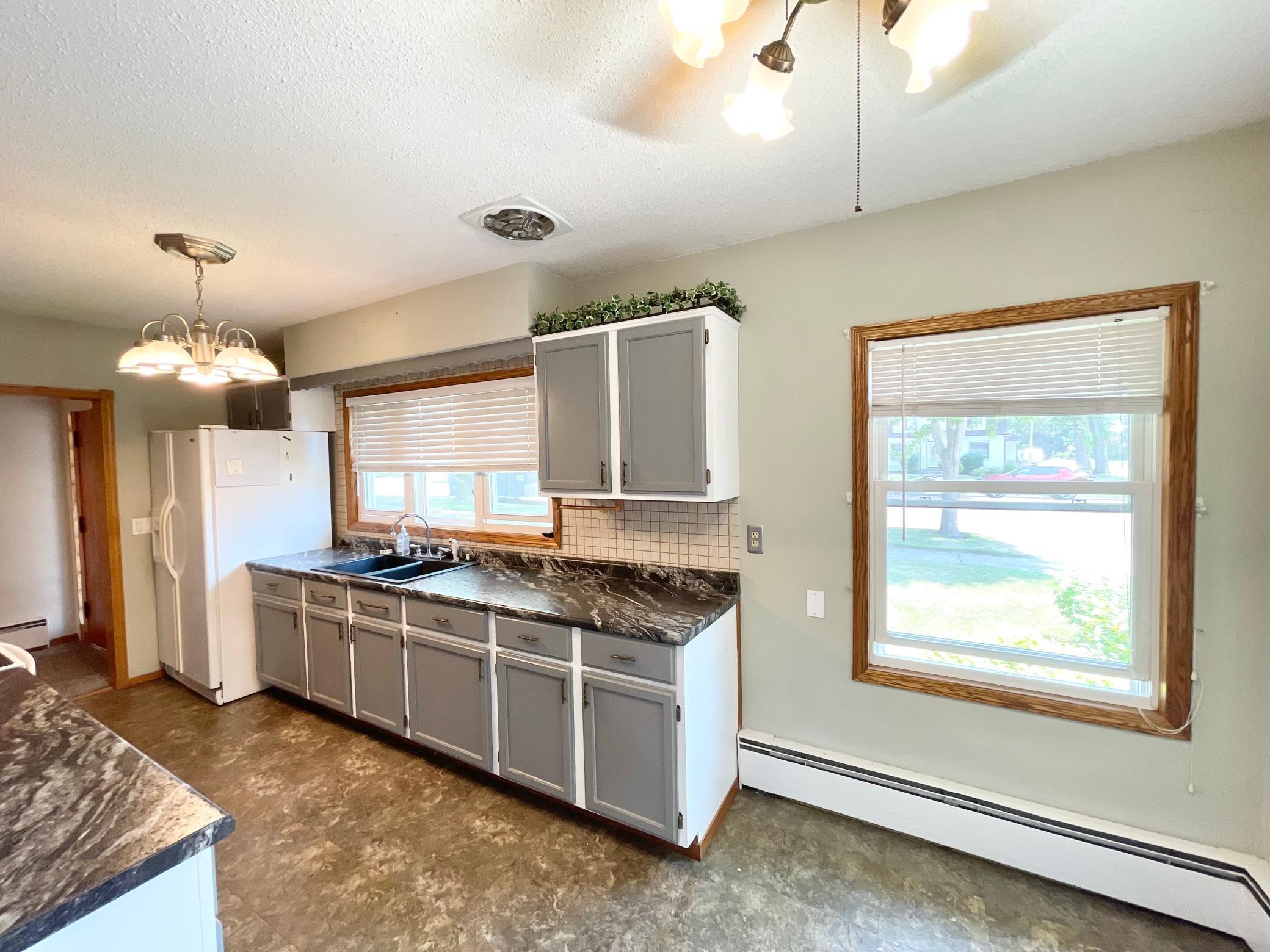 18 South Paffrath Avenue Springfield, MN 56087 - Photo 11 of 53