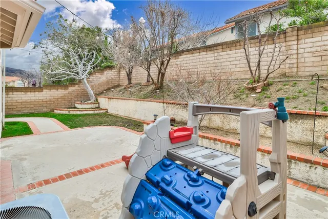 a view of a sign in a park