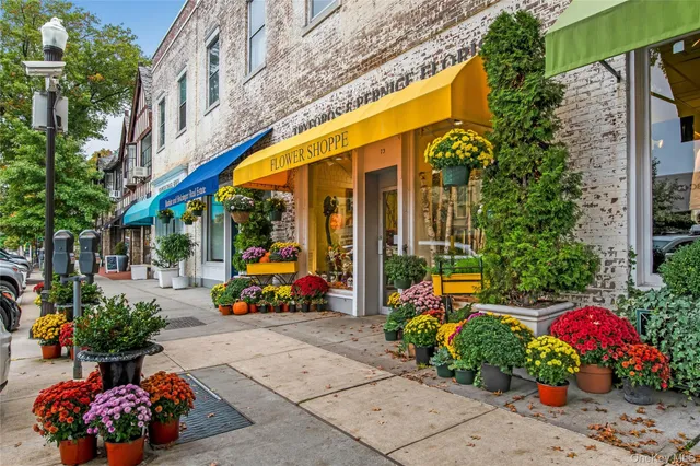 $229,000 | 2 Bronxville Road, Unit 8D, Bronxville, NY 10708