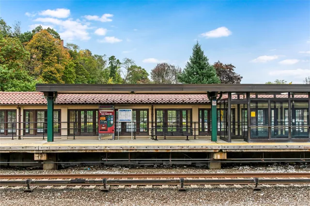 $229,000 | 2 Bronxville Road, Unit 8D, Bronxville, NY 10708