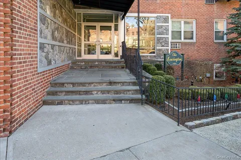 $229,000 | 2 Bronxville Road, Unit 8D, Bronxville, NY 10708