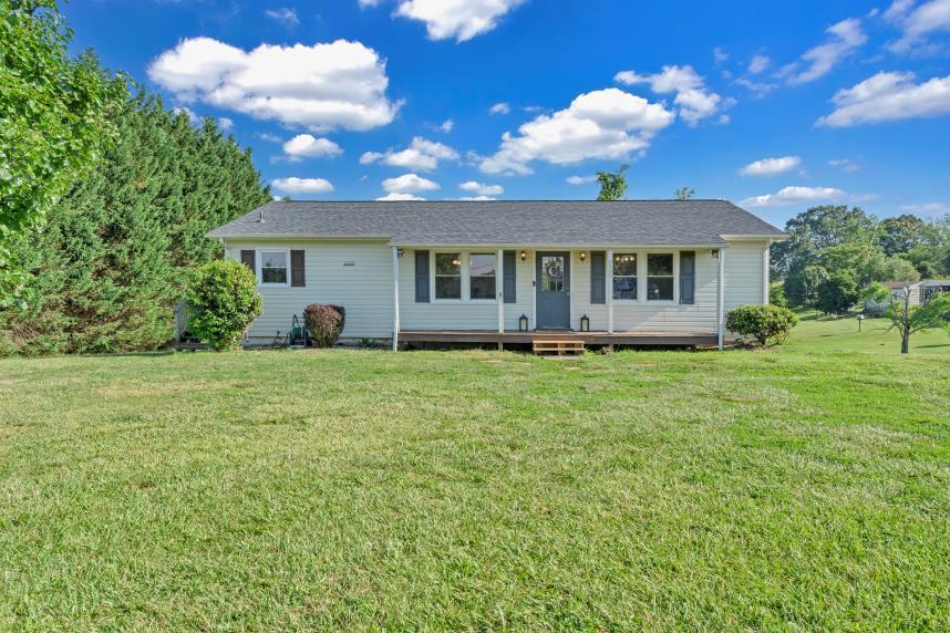 6400 Stewartsville Road Moneta, VA 24121 - Photo 26 of 33 a front view of a house with garden