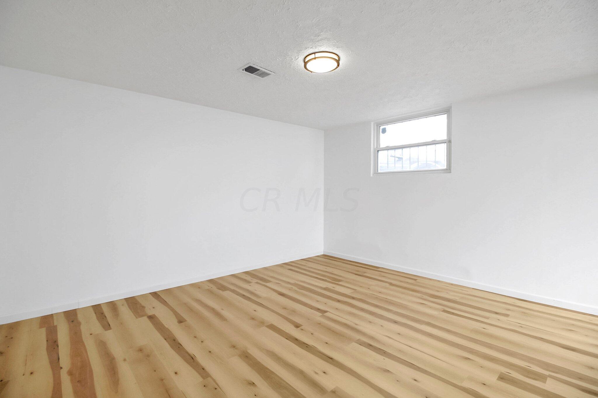 3463 Oakcrest Road Columbus, OH 43232 - Photo 13 of 23 9-web-or-mls-3463-oakcrest-rd