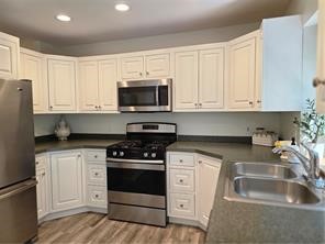 203 Dean Ridge Court Cranston, RI 02920 - Photo 14 of 27
