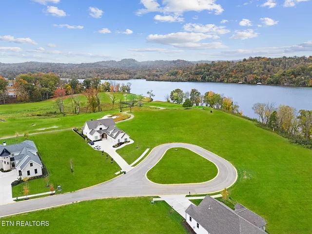 $320,000 | 5275 Old Club Drive, Loudon, TN 37774