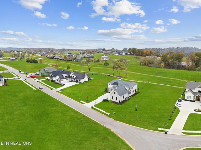 $320,000 | 5275 Old Club Drive, Loudon, TN 37774