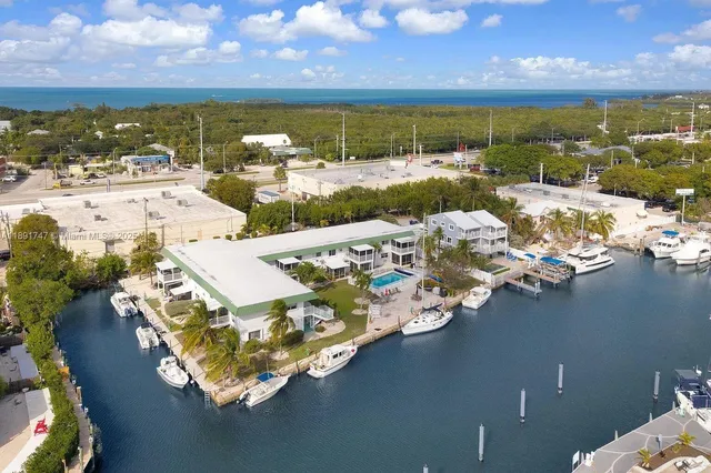 $389,000 | 5301 Ocean Terrace, Unit 1, Marathon, FL 33050