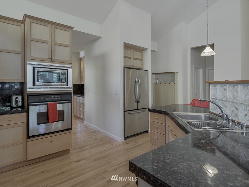 17057 164th Way Southeast Renton, WA 98058 - Photo 5 of 25