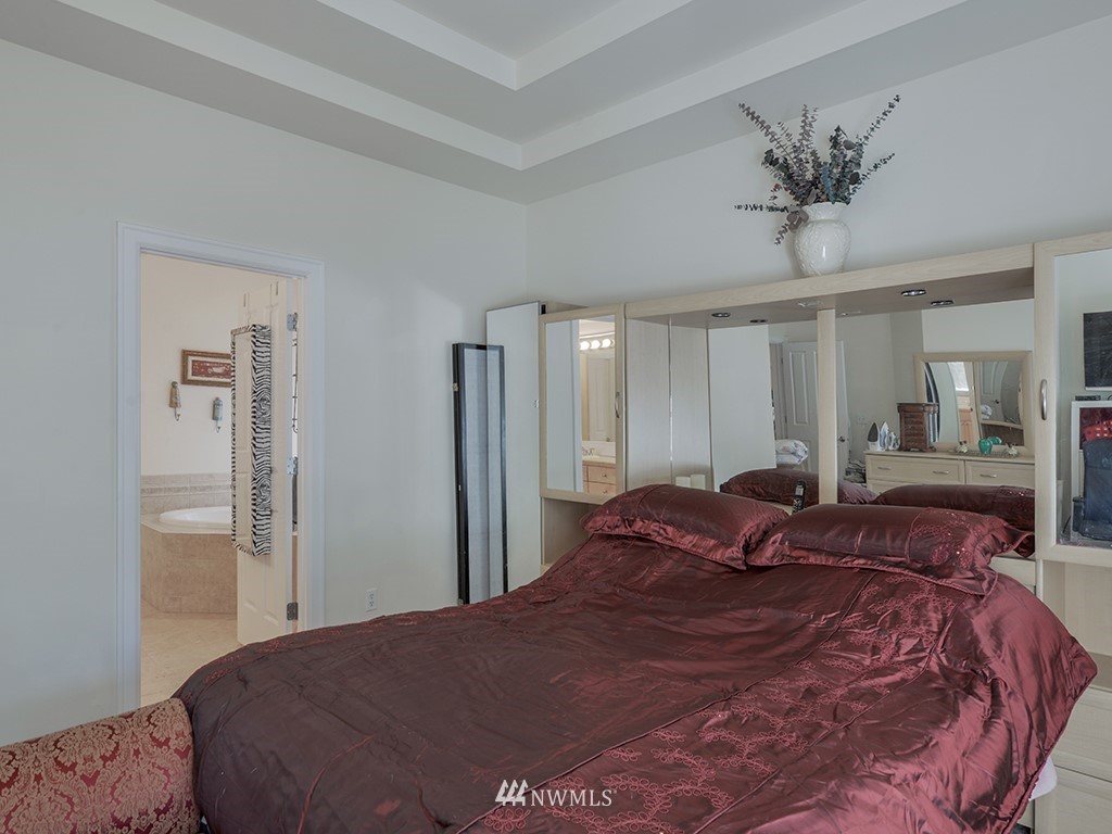 17057 164th Way Southeast Renton, WA 98058 - Photo 7 of 25