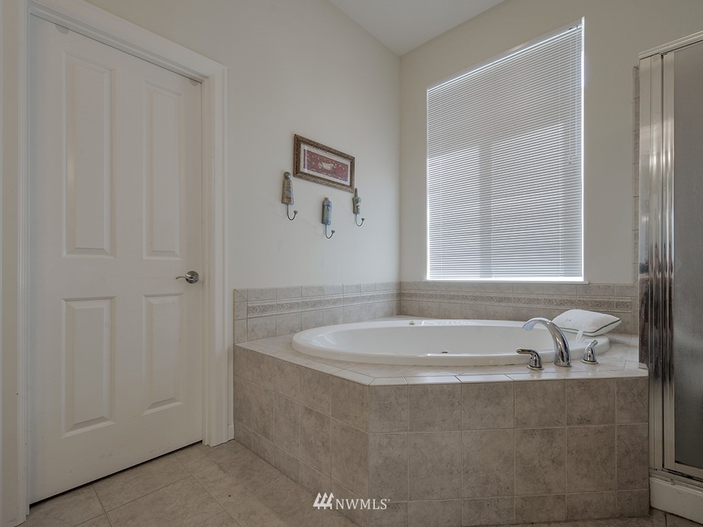 17057 164th Way Southeast Renton, WA 98058 - Photo 8 of 25