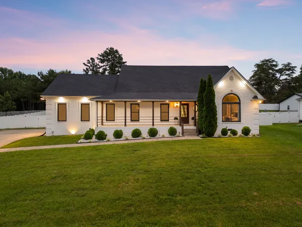 $689,900 | 1033 Kacie Drive, Pleasant View, TN 37146