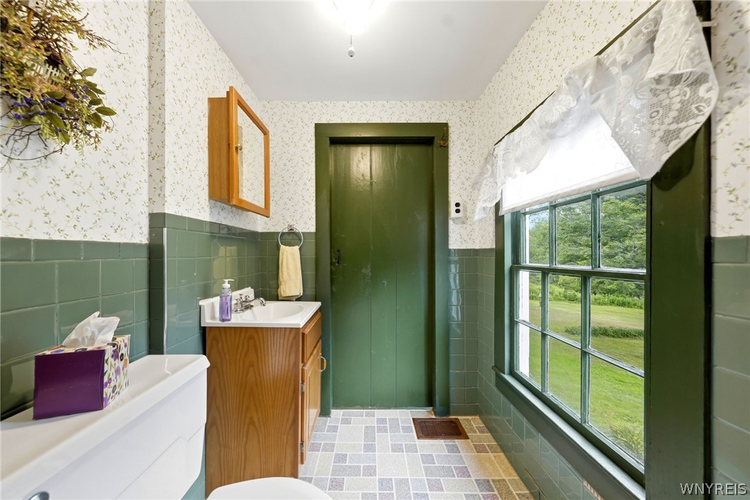 9780 New Oregon Road Eden, NY 14057 - Photo 21 of 50 2nd floor full bath