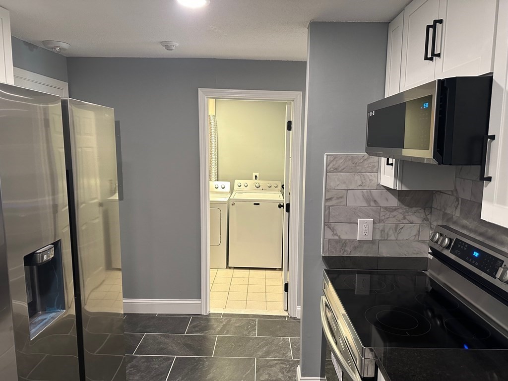 181 Littleton Road, Unit 327 Chelmsford, MA 01824 - Photo 4 of 20 Gallery Image 4
