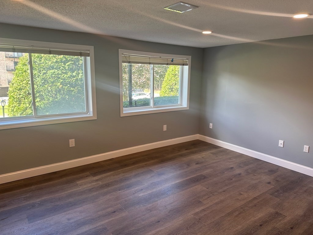 181 Littleton Road, Unit 327 Chelmsford, MA 01824 - Photo 10 of 20 Gallery Image 10