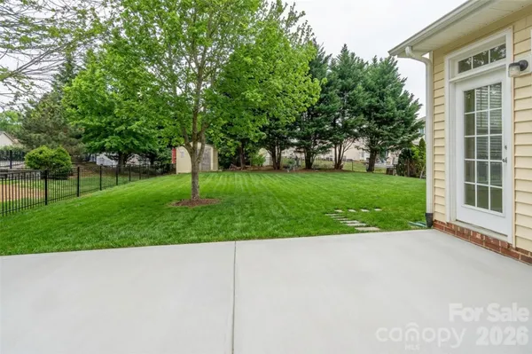 $589,000 | 10123 Newtonmore Drive, Charlotte, NC 28278