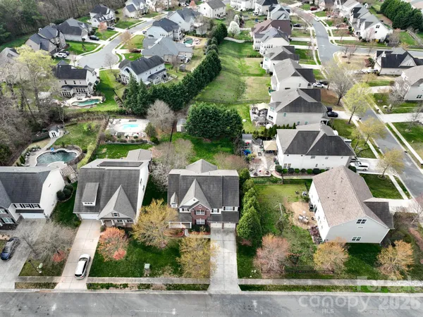 $589,000 | 10123 Newtonmore Drive, Charlotte, NC 28278