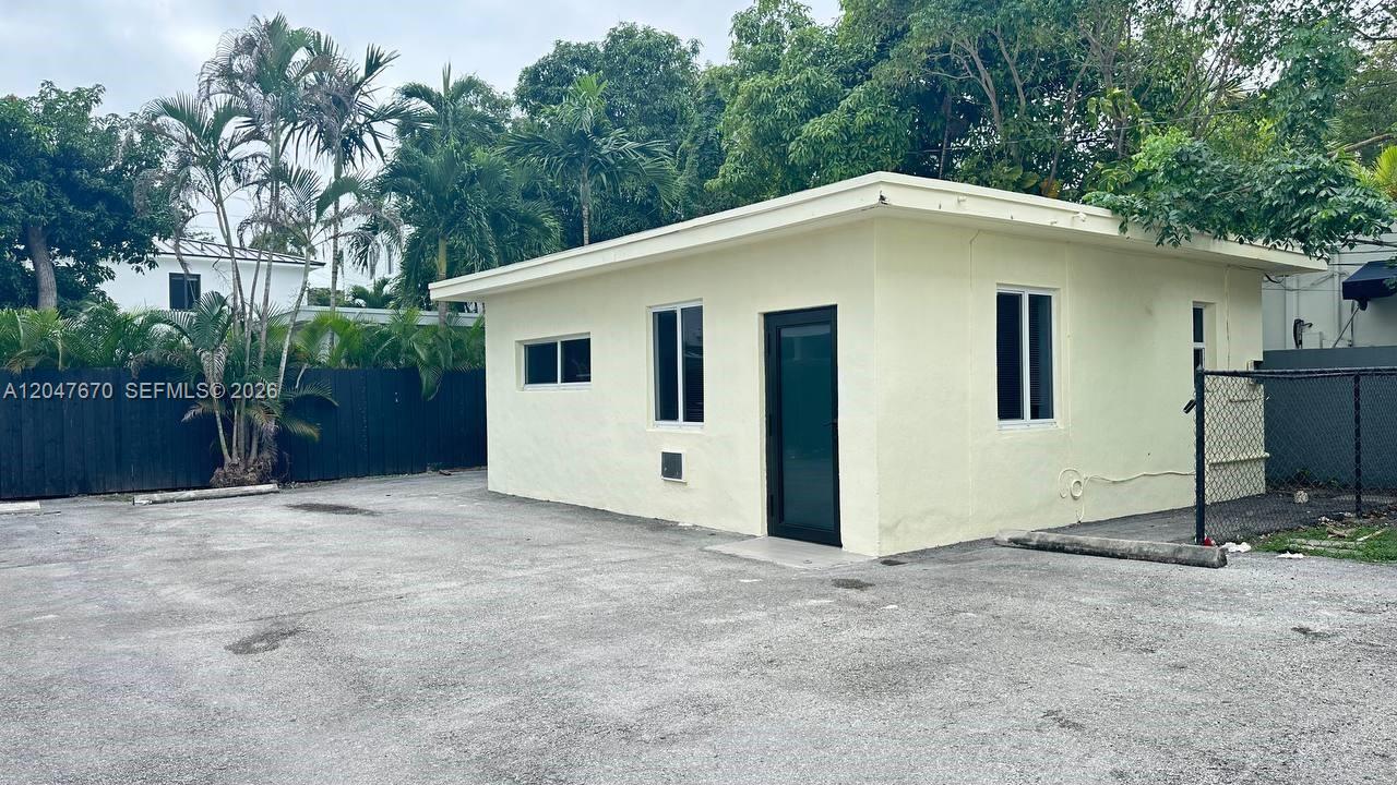 320 Southwest 29th Road, Unit COTTAGE Miami, FL 33129 - Photo 24 of 26