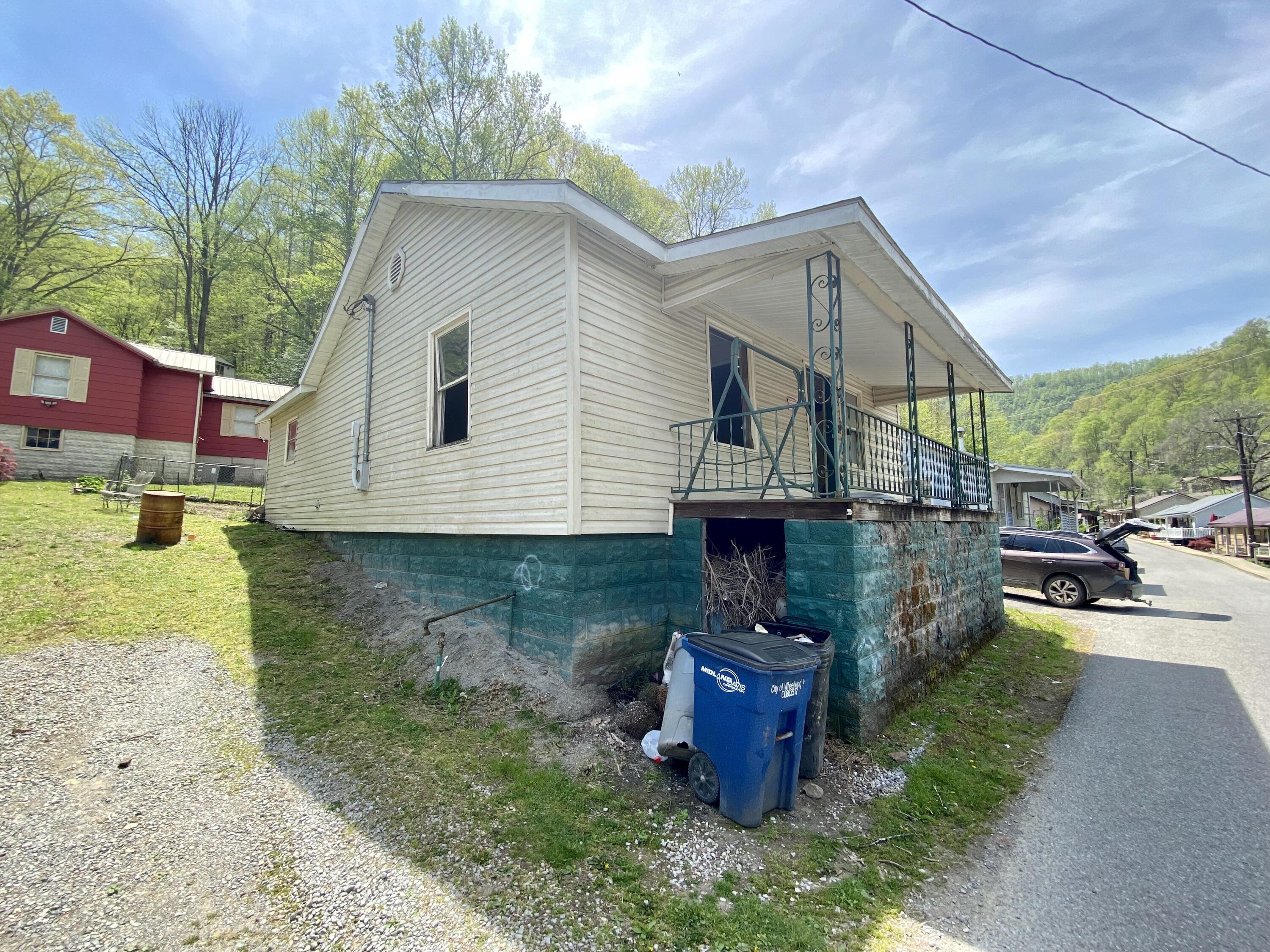 414 Main Street Wheelwright, KY 41669 - Photo 2 of 6 IMG_6358