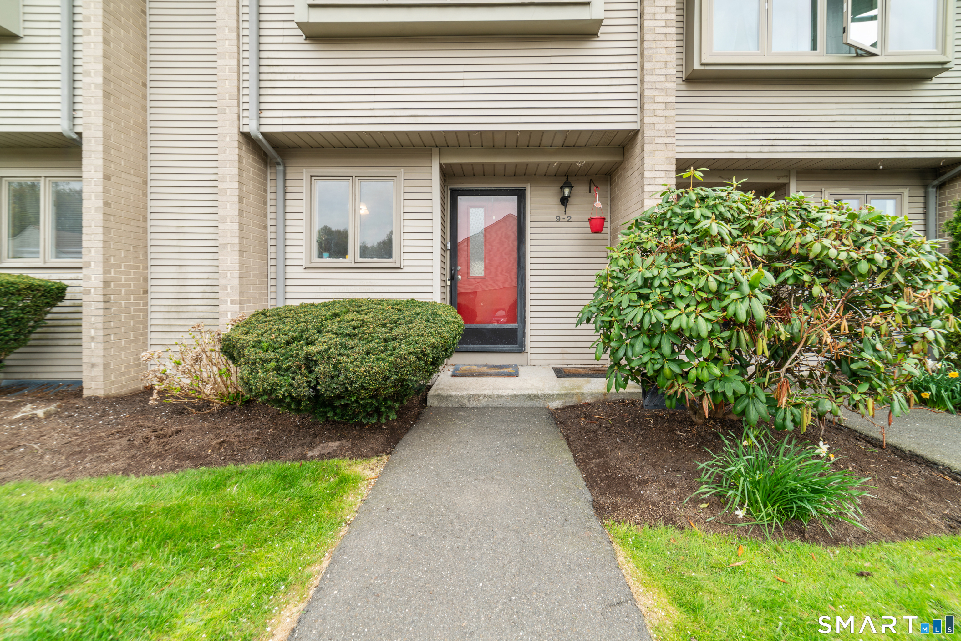 827 Oronoke Road, Unit 92 Waterbury, CT 06708 - Photo 1 of 40