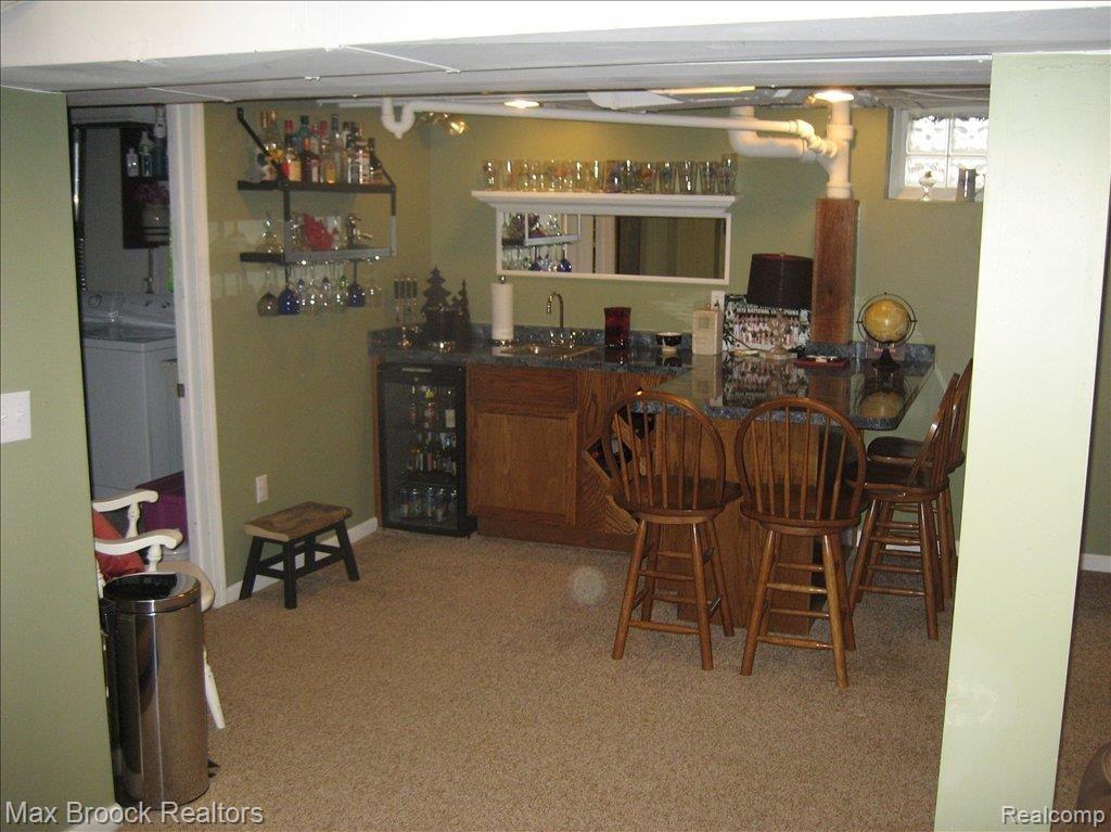 122 East Webster Road Royal Oak, MI 48073 - Photo 17 of 20 Wet bar