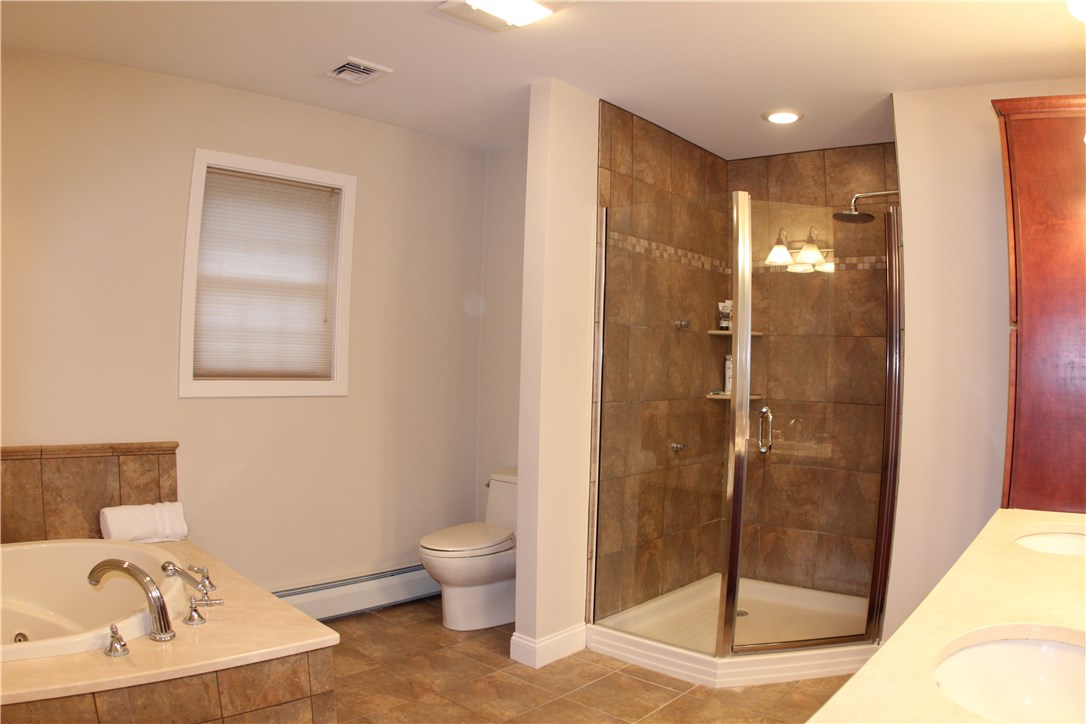 45 Fox Run Cranston, RI 02921 - Photo 18 of 34 Gallery Image 18