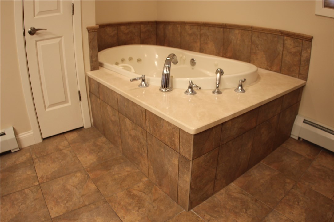 45 Fox Run Cranston, RI 02921 - Photo 19 of 34 Gallery Image 19