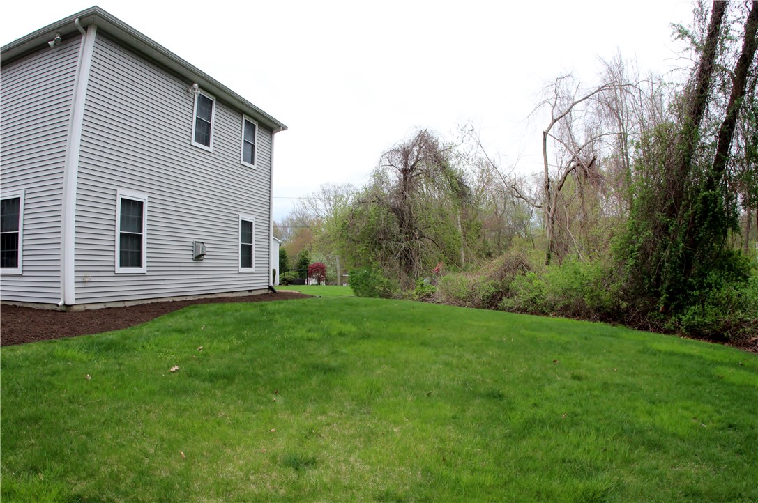45 Fox Run Cranston, RI 02921 - Photo 28 of 34 Gallery Image 28