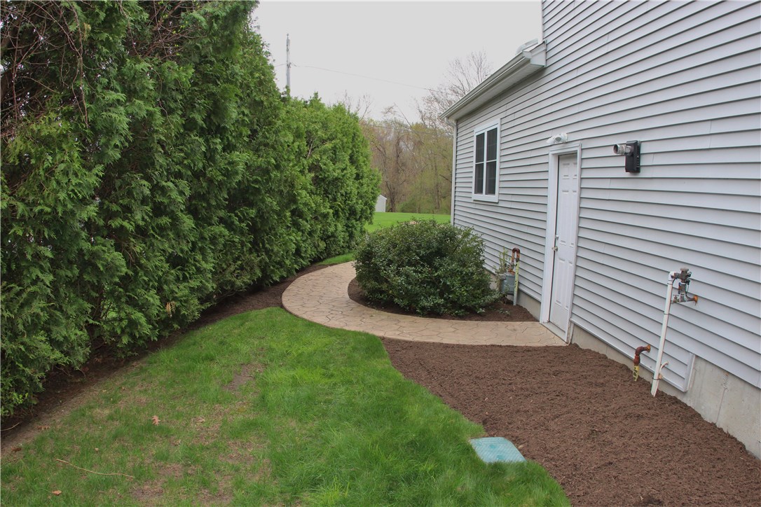 45 Fox Run Cranston, RI 02921 - Photo 31 of 34 Gallery Image 31