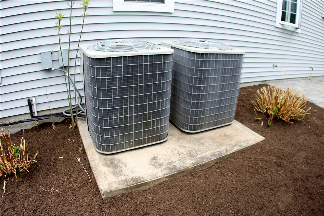 45 Fox Run Cranston, RI 02921 - Photo 33 of 34 Gallery Image 33