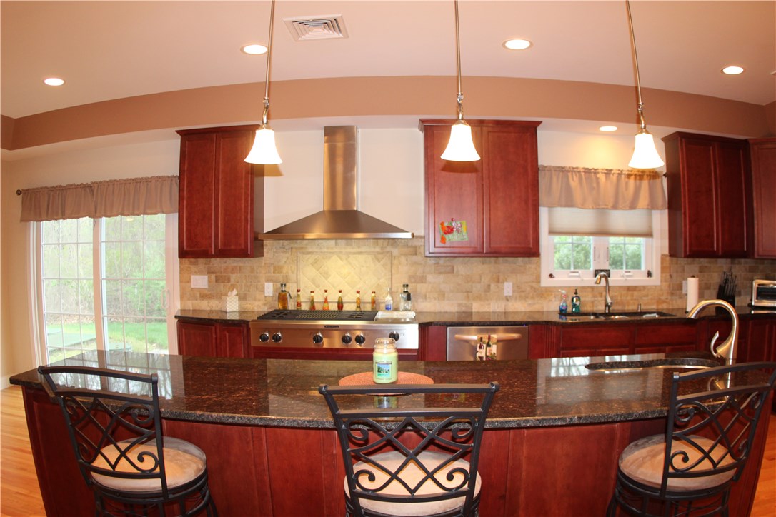 45 Fox Run Cranston, RI 02921 - Photo 9 of 34 Gallery Image 9
