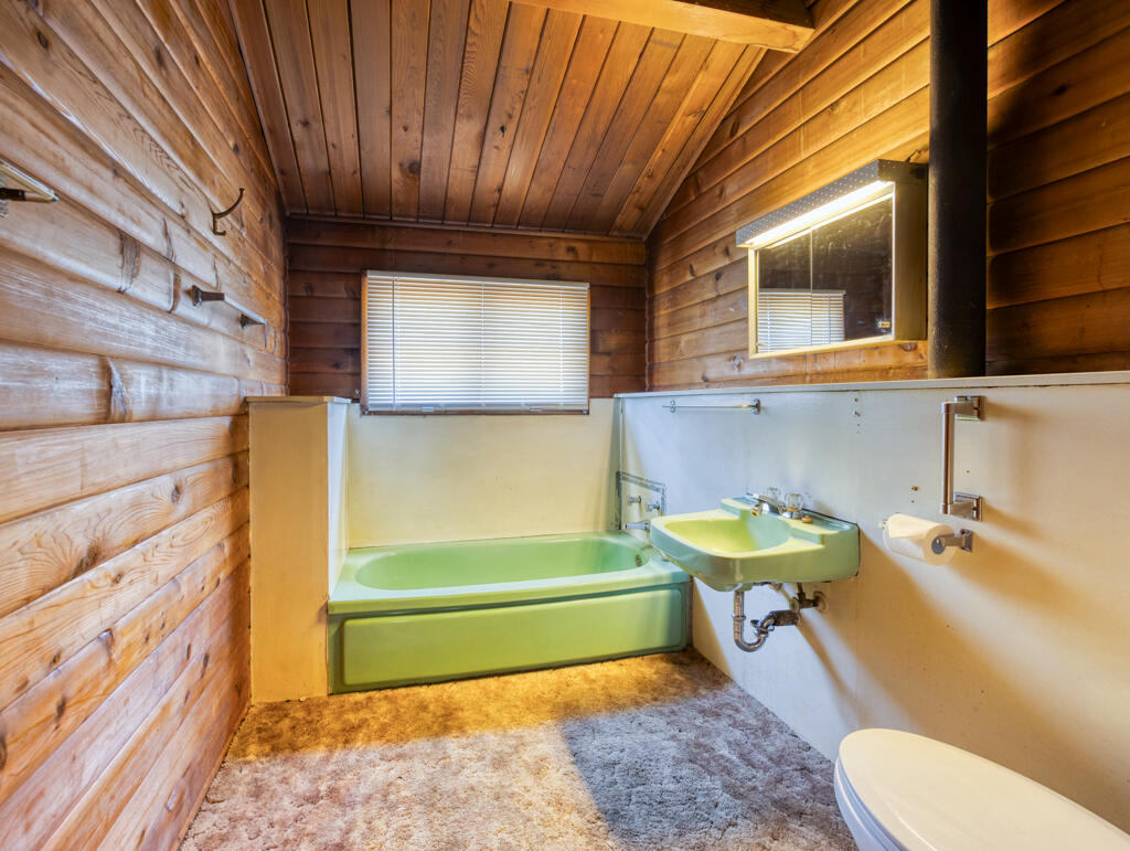 36010 Modoc Point Road Chiloquin, OR 97624 - Photo 14 of 26 Modoc Point-18