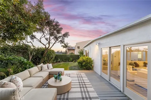 $2,600,000 | 1136 8th Street, Hermosa Beach, CA 90254