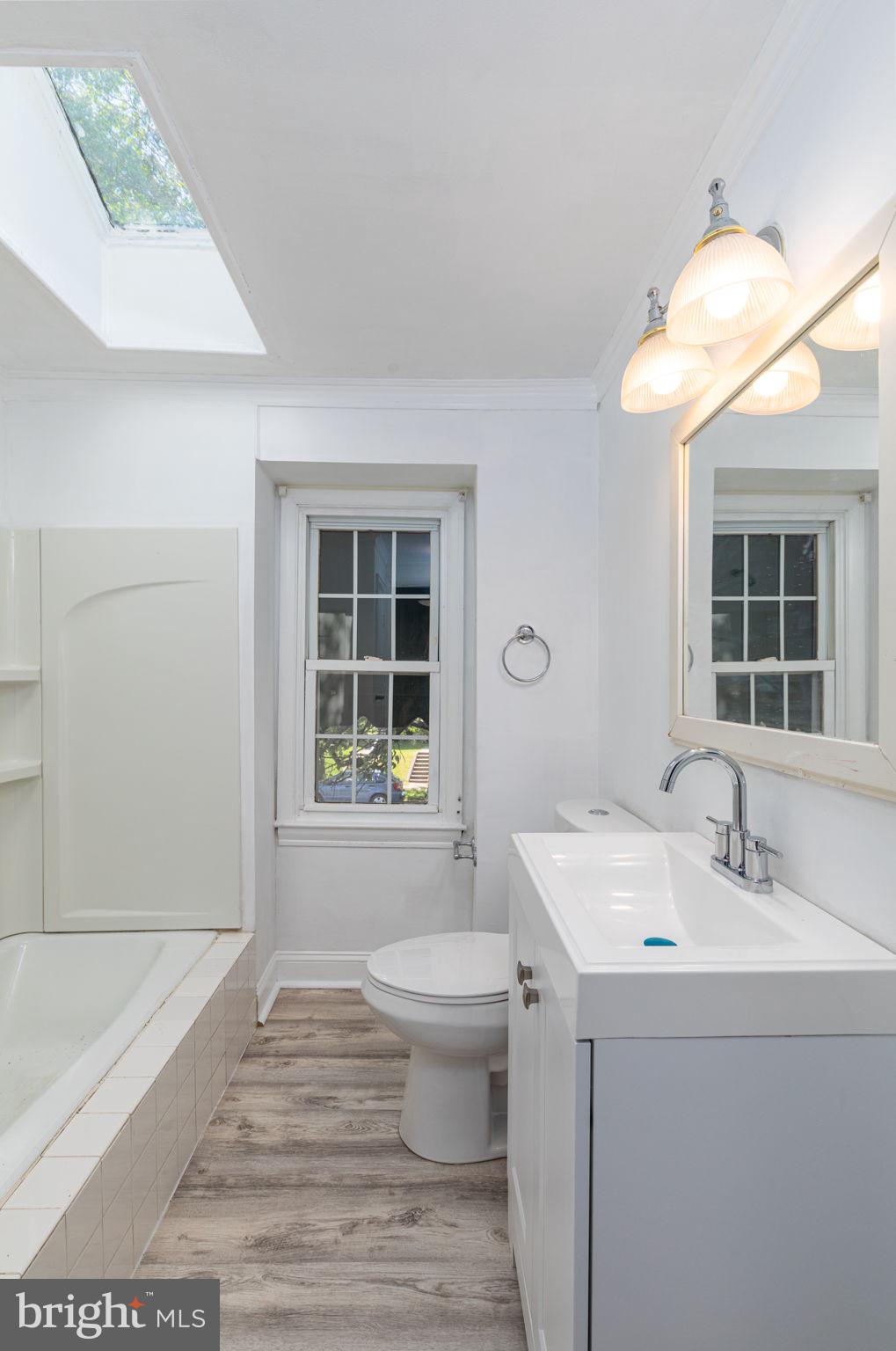 5712 Arnhem Road Baltimore, MD 21206 - Photo 17 of 31 second floor bathroom