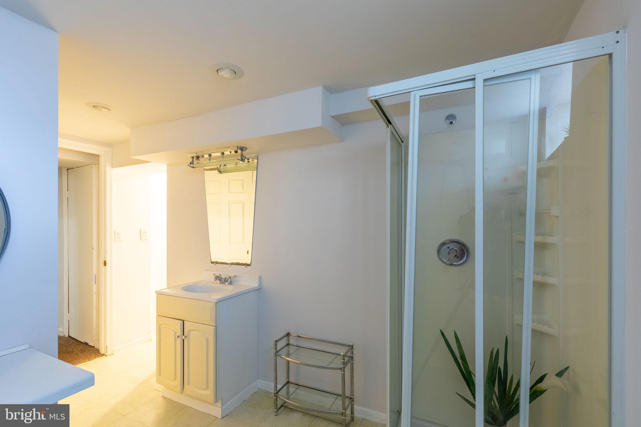 5712 Arnhem Road Baltimore, MD 21206 - Photo 24 of 31 Gallery Image 24