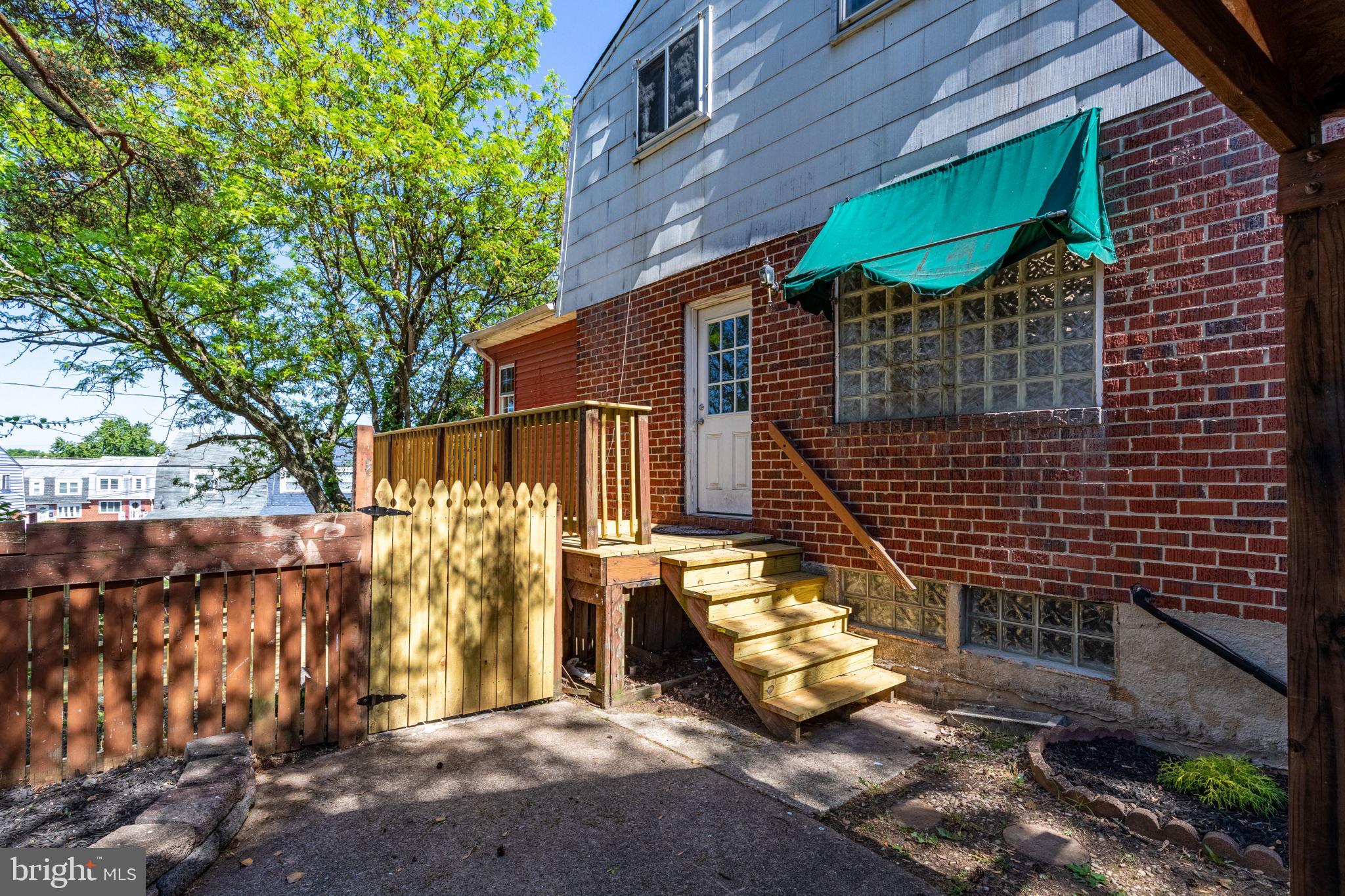 5712 Arnhem Road Baltimore, MD 21206 - Photo 4 of 31 Private side entrance