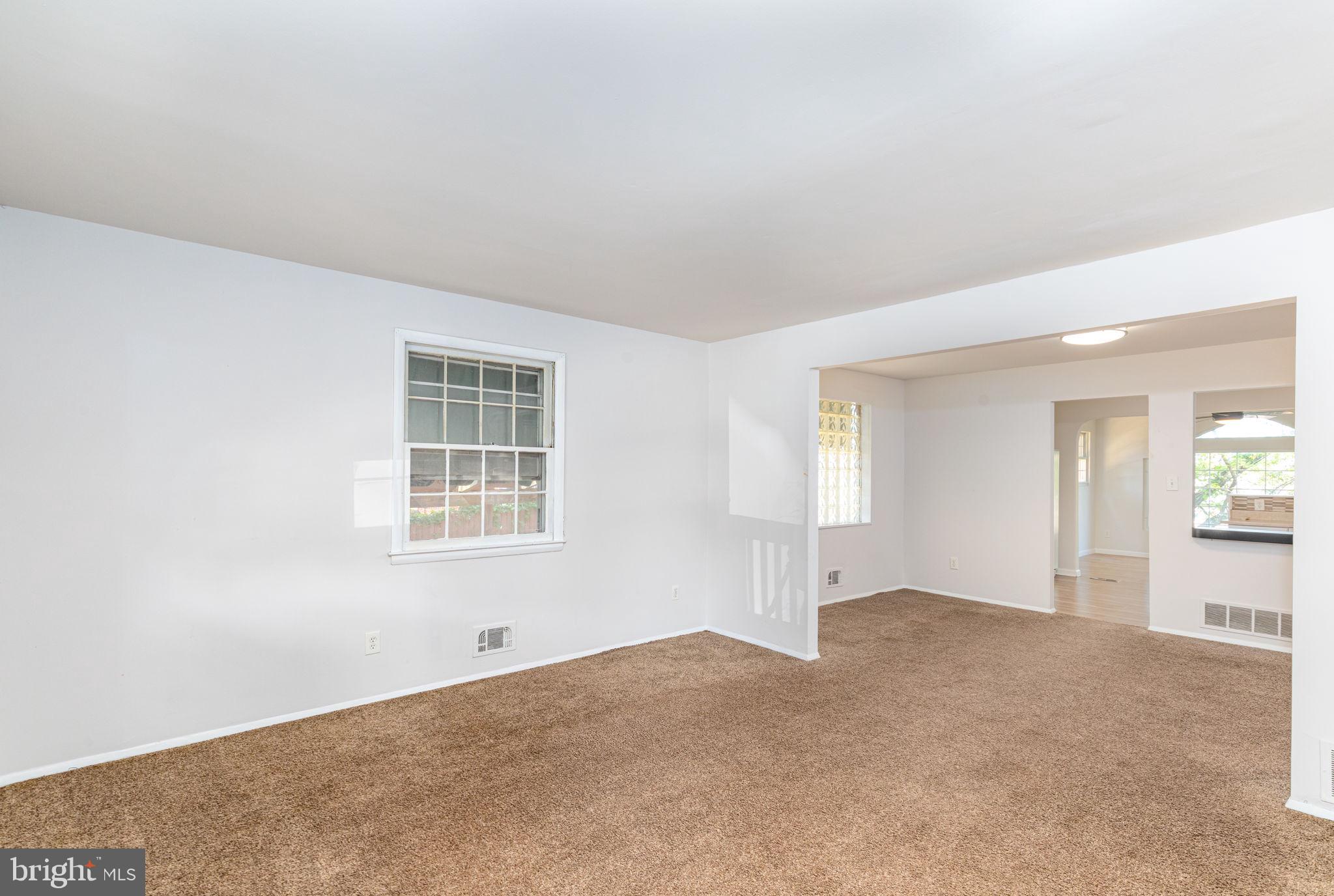 5712 Arnhem Road Baltimore, MD 21206 - Photo 8 of 31 Living room