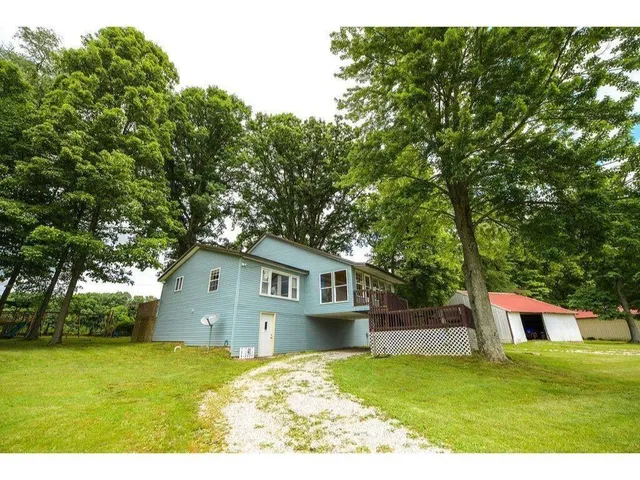 $284,000 | 2907 Dubois Road, Bowling Green, IN 47833