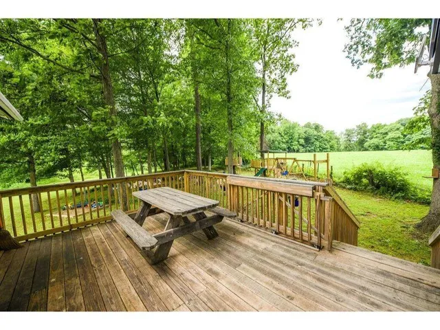 $284,000 | 2907 Dubois Road, Bowling Green, IN 47833