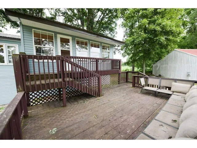 $284,000 | 2907 Dubois Road, Bowling Green, IN 47833