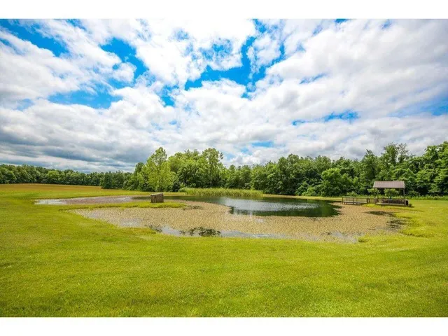 $284,000 | 2907 Dubois Road, Bowling Green, IN 47833