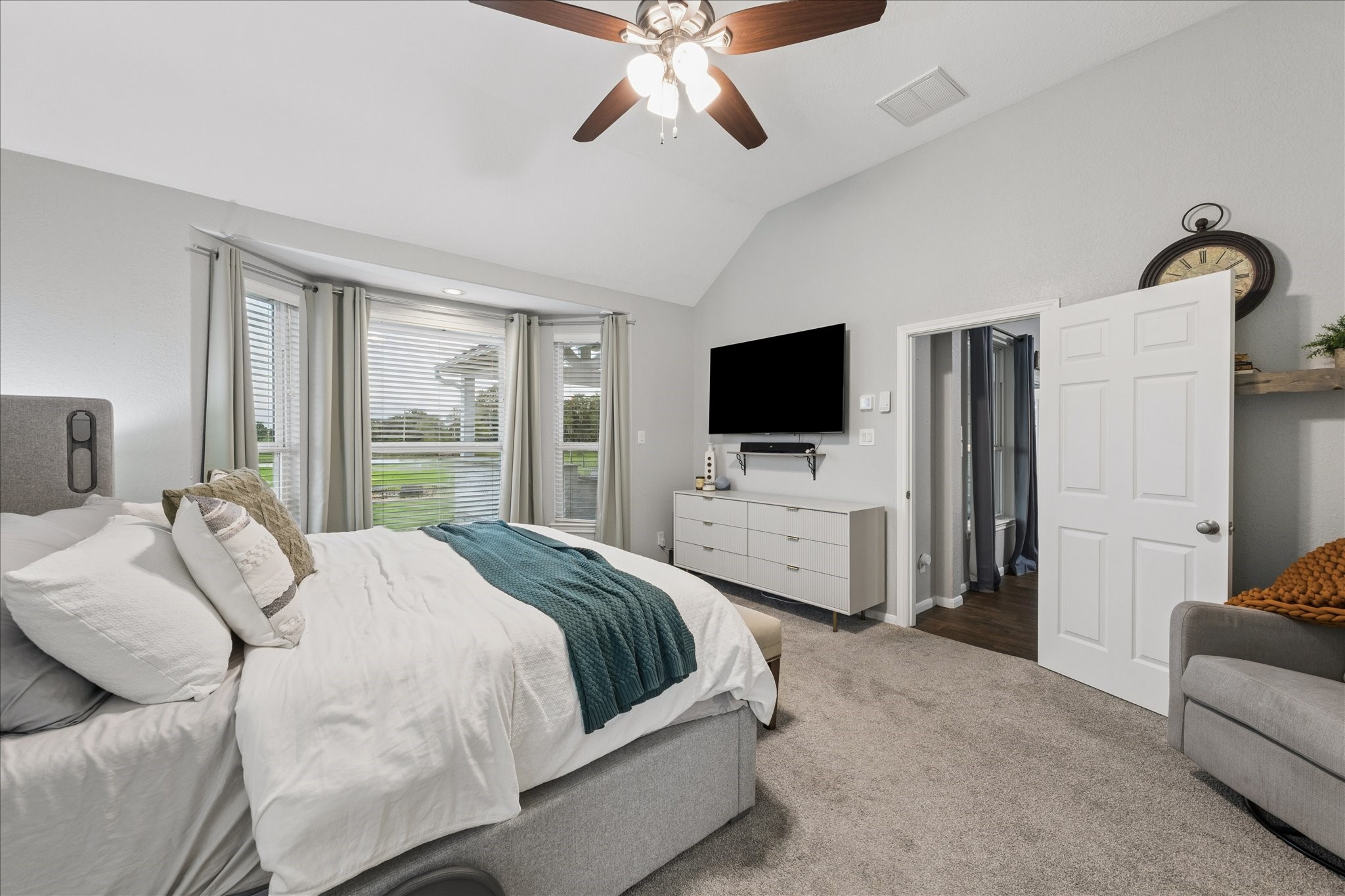 2702 Horseshoe Lane Rosharon, TX 77583 - Photo 24 of 43 Relaxing primary suite with direct access to the luxurious ensuite bath.