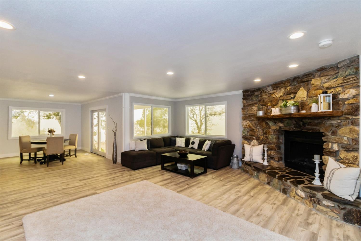 36725 Wells Road Coarsegold, CA 93614 - Photo 7 of 46 Gallery Image 7