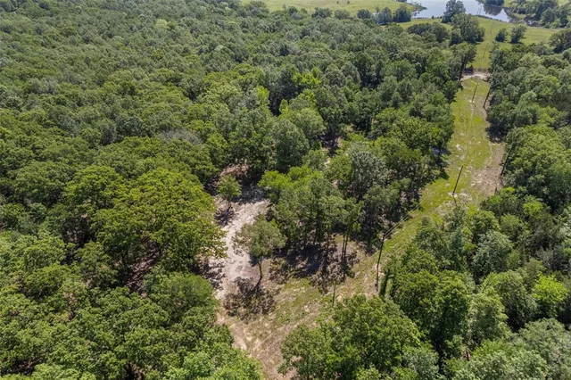 a view of an outdoor space