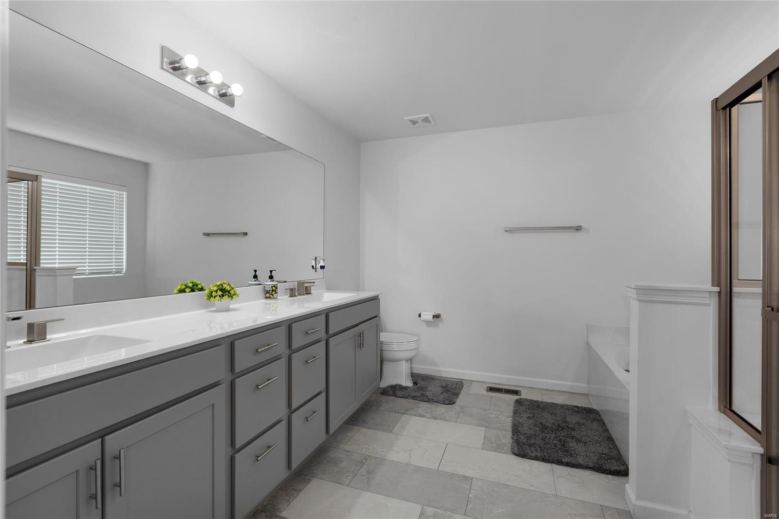 243 Arbors At Bridle Path Ballwin, MO 63021 - Photo 19 of 37